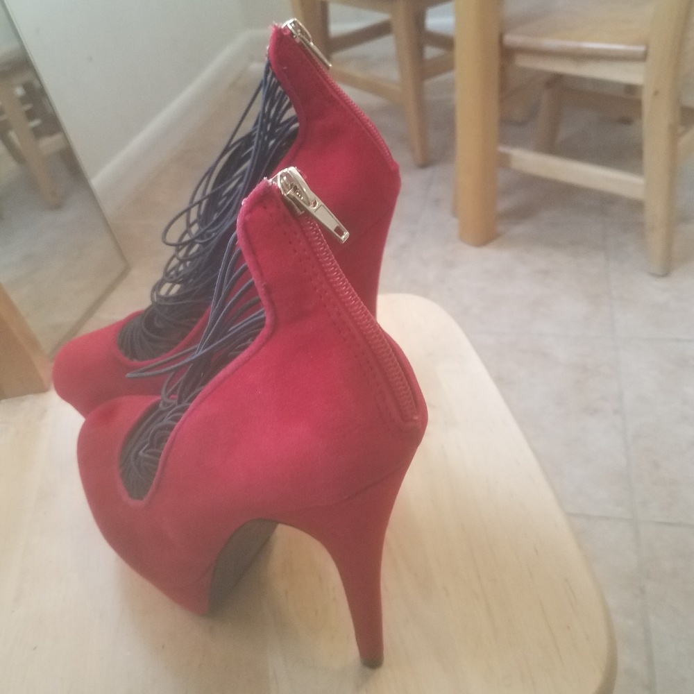 Hot red pumps - Picture 3 of 8